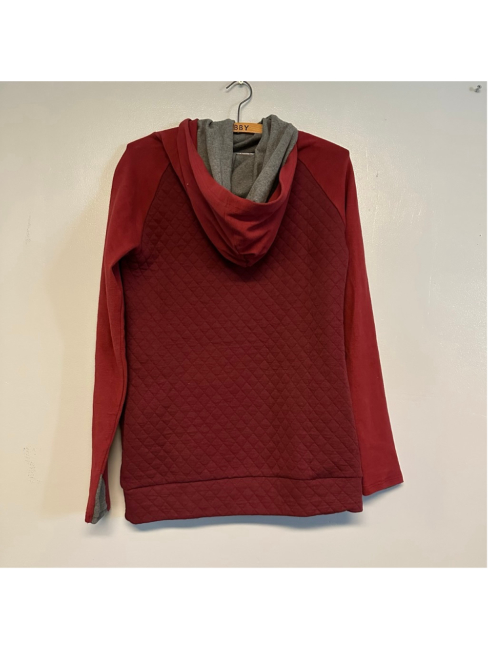 NWT Ampersand Avenue Red & Gray Quilted Hoodie women’s Size Small - Picture 8 of 10